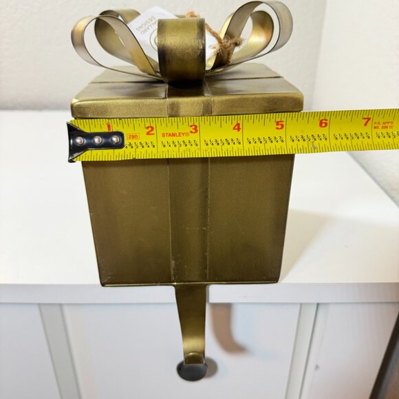 NWT BALLARD DESIGNS Gift Box Stocking Hanger Gold Metal Bow Box RARE RETIRED! - Picture 12 of 13